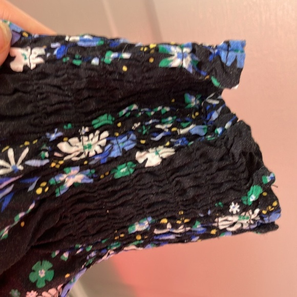 Talbots blouse black and floral with smocked wrists and shoulders EUC M - Picture 7 of 11